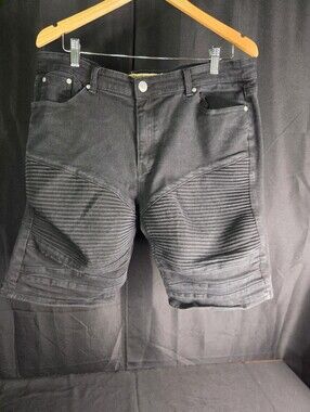Denim & Rivets Black Shorts Size 40